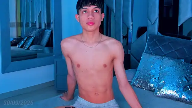 Snapshot of Sebax_Young chatting on October 2025 08:27:02 PM Sebax Young online show from October 2025 08:27:02 PM