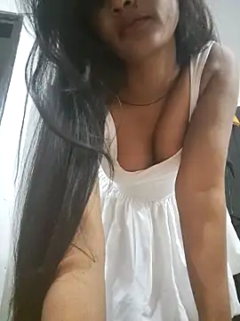 cute radhikaa online show from April 2026 06:05:02 PM