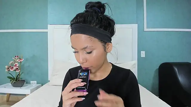 ania gomez online show from September 2025 09:19:02 PM