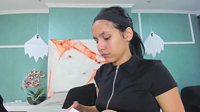 ania gomez online show from October 2025 01:34:02 PM