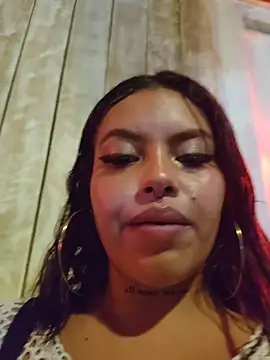 Yessica Lopezz online show from April 2026 01:47:01 AM