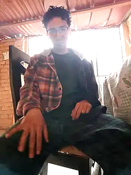 LecheDeSoya666 online show from November 2025 09:39:01 PM