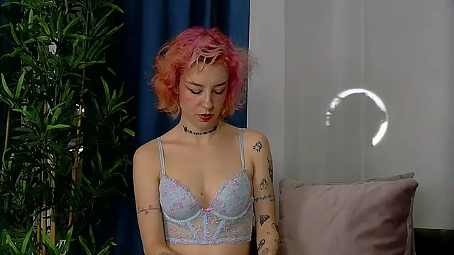 KristenRedd online show from September 2025 05:18:01 AM