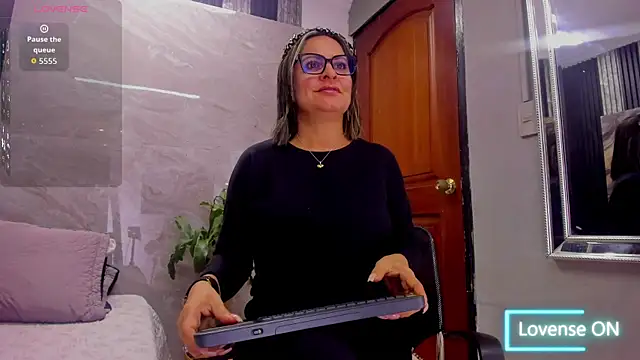 Snapshot of Agatha_Pleasure chatting on September 2025 11:54:02 AM Agatha Pleasure online show from September 2025 11:54:02 AM