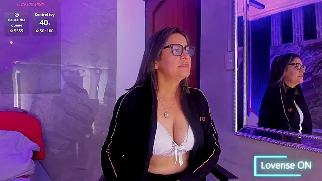 Snapshot of Agatha_Pleasure chatting on October 2025 11:51:02 AM Agatha Pleasure online show from October 2025 11:51:02 AM