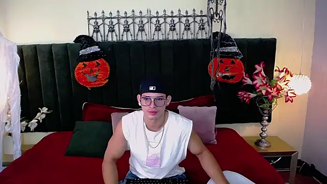 ethan rodgers online show from October 2025 07:59:01 PM