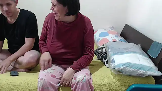 jade noah  online show from November 2025 01:11:01 PM