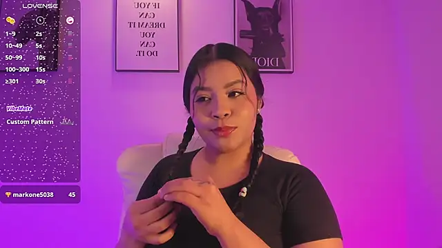 LizzyPonce online show from November 2025 10:43:02 AM