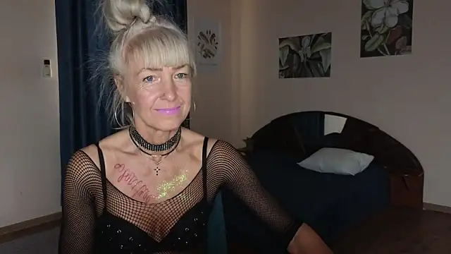 Laura Gol online show from November 2025 12:39:02 PM