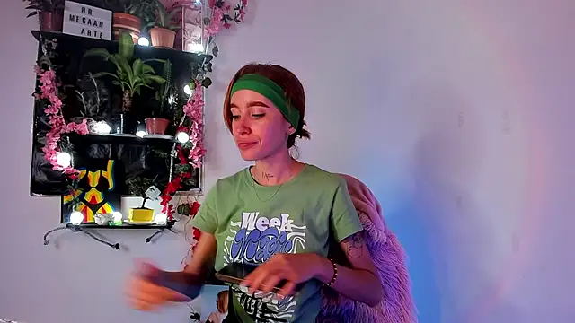 megaanGilr online show from September 2025 05:13:01 PM