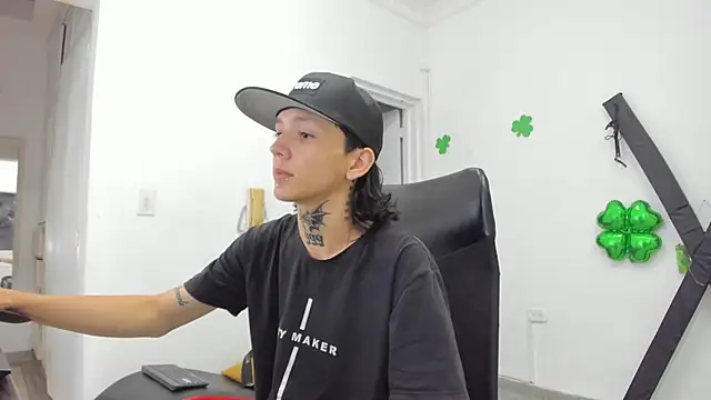 StraightBoy Nick online show from April 2026 04:57:01 AM