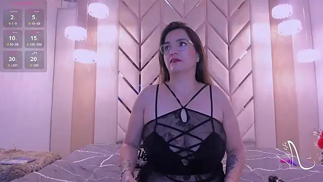 Liss Bela online show from November 2025 12:02:01 AM