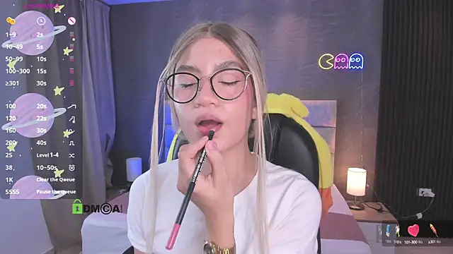 Snapshot of Arinextdoor chatting on September 2025 09:26:02 PM Arinextdoor online show from September 2025 09:26:02 PM