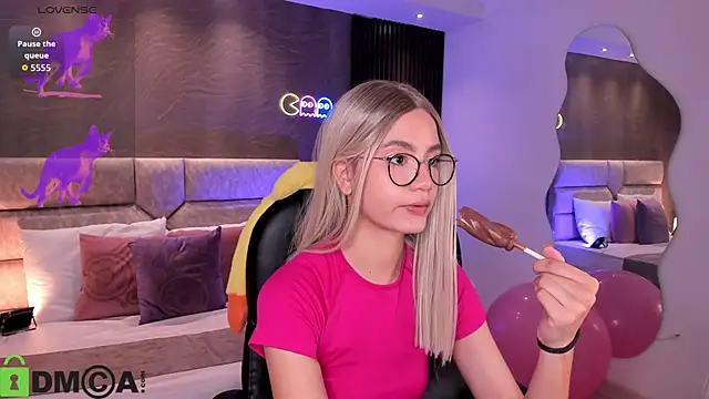 Snapshot of Arinextdoor chatting on October 2025 09:56:01 PM Arinextdoor online show from October 2025 09:56:01 PM