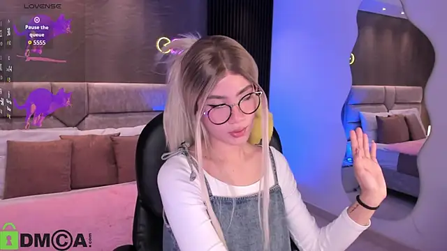 Snapshot of Arinextdoor chatting on October 2025 11:49:02 PM Arinextdoor online show from October 2025 11:49:02 PM