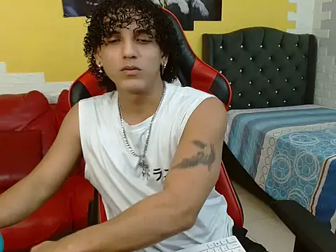 Xfire boy69 online show from October 2025 03:54:01 PM