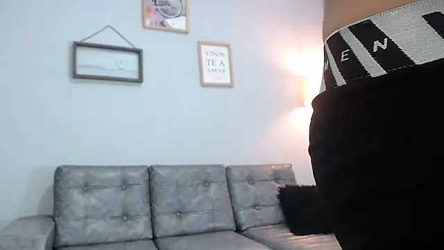 Xfire boy69 online show from October 2025 11:44:02 AM