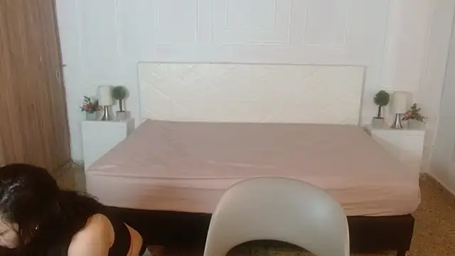 IvyShine7 online show from December 2025 07:00:01 PM