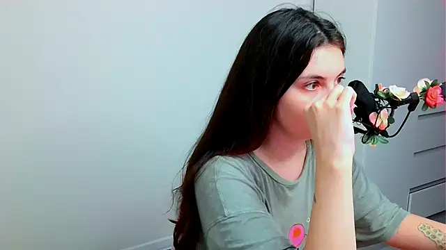 peachyness online show from December 2025 05:10:02 PM