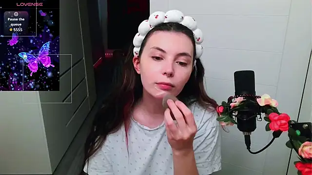 Snapshot of peachyness chatting on May 2026 05:43:02 PM peachyness online show from May 2026 05:43:02 PM