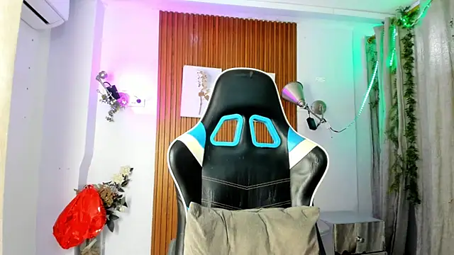 Darwin mayo online show from October 2025 05:21:02 PM