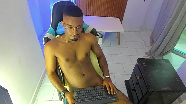 Darwin mayo online show from April 2026 07:07:02 PM