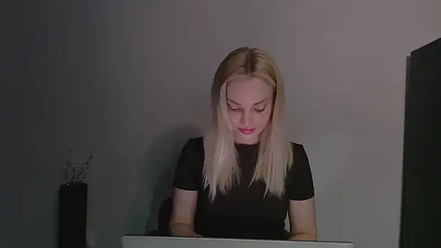 Lia noo regrets online show from April 2026 06:10:01 PM