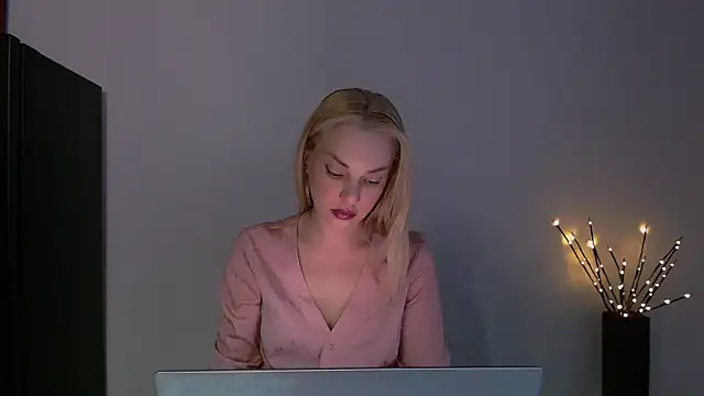 Snapshot of Lia_noo_regrets chatting on July 2026 05:51:02 PM Lia noo regrets online show from July 2026 05:51:02 PM