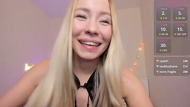 Snapshot of DanaCandy chatting on January 2025 11:02:02 PM DanaCandy online show from January 2025 11:02:02 PM