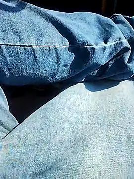 Alan131097 online show from October 2025 11:49:02 AM