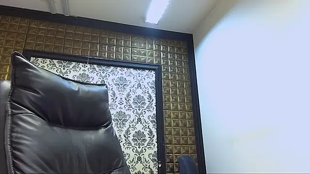 LissaBigTitts online show from November 2025 04:40:02 PM