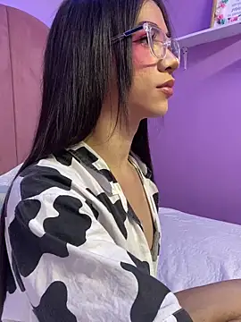 Snapshot of ShantyMillan chatting on May 2026 02:23:01 PM ShantyMillan online show from May 2026 02:23:01 PM