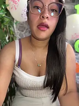 Liulee2 online show from October 2025 02:57:02 PM