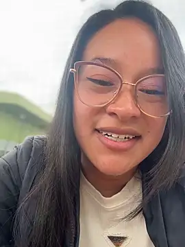 Liulee2 online show from November 2025 04:30:02 PM