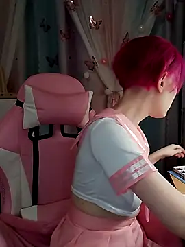 Fuzzy Unicorn online show from November 2025 07:35:01 PM