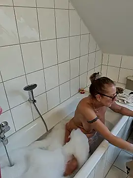 HotWifeLyn68 online show from January 2026 11:04:02 AM