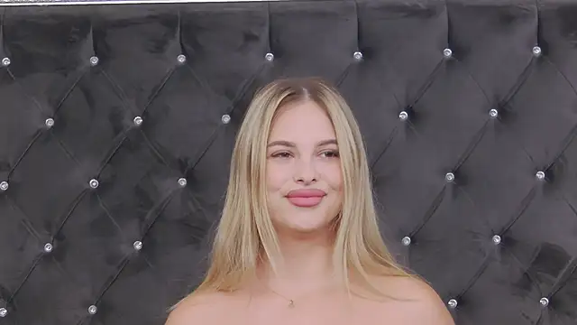 Snapshot of Ellsa_Jean_ chatting on September 2025 02:33:01 AM Ellsa Jean online show from September 2025 02:33:01 AM