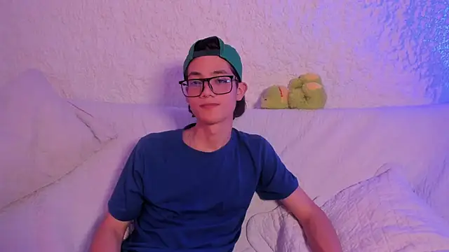 thiago kinghot online show from September 2025 07:03:01 PM