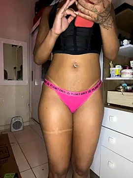 Snapshot of DiamanteNegro- chatting on October 2025 11:53:01 PM DiamanteNegro- online show from October 2025 11:53:01 PM