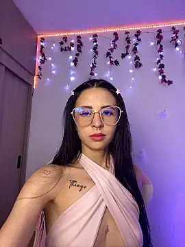 Lia  1 online show from January 2026 09:30:02 PM