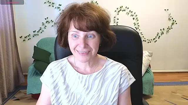 Snapshot of Lia_Tito chatting on July 2026 03:03:02 PM Lia Tito online show from July 2026 03:03:02 PM