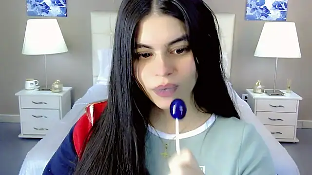 Snapshot of maddissonivanova chatting on September 2025 10:10:01 PM maddissonivanova online show from September 2025 10:10:01 PM