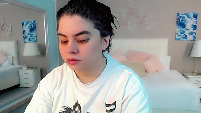 maddissonivanova online show from April 2026 07:14:01 PM