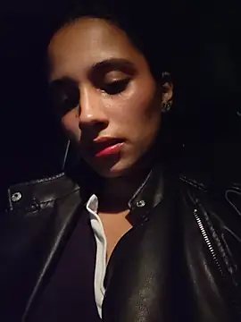 Lorena Mcfly online show from November 2025 12:20:01 AM