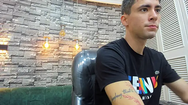 mike whitee online show from September 2025 11:56:02 AM