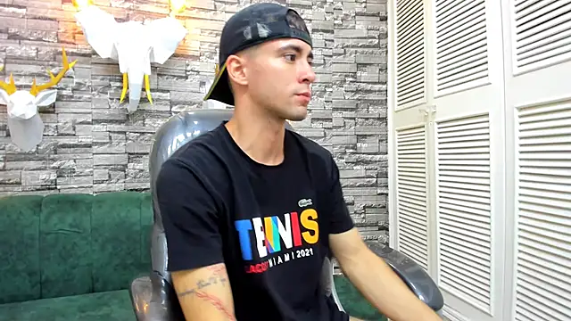 mike whitee online show from October 2025 07:30:01 AM