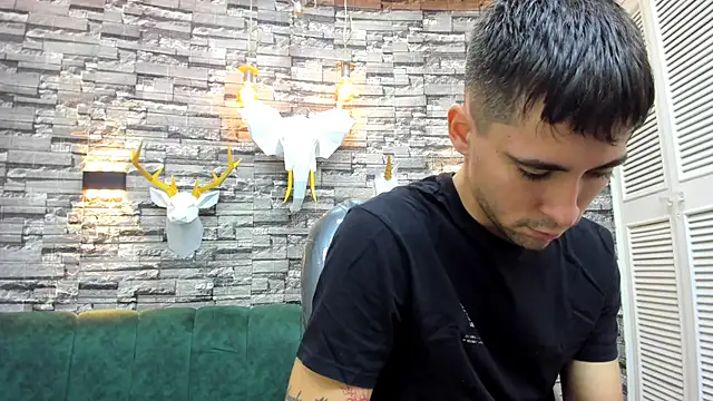 mike whitee online show from October 2025 08:25:01 AM