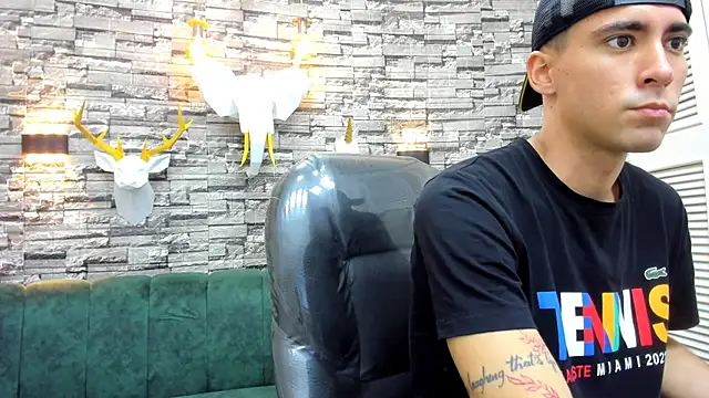 mike whitee online show from October 2025 12:41:02 PM