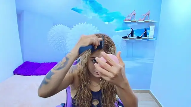 Snapshot of ESMERALDA-BLUE chatting on September 2025 08:55:02 PM ESMERALDA-BLUE online show from September 2025 08:55:02 PM