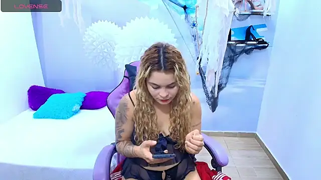 ESMERALDA-BLUE online show from October 2025 09:16:01 PM